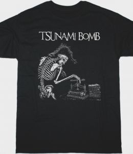 https://besteesrock.com/shop_imgs/products/thumb_3895_TSUNAMI_BOMB_THE_SPINE_THAT_BINDS.jpg
